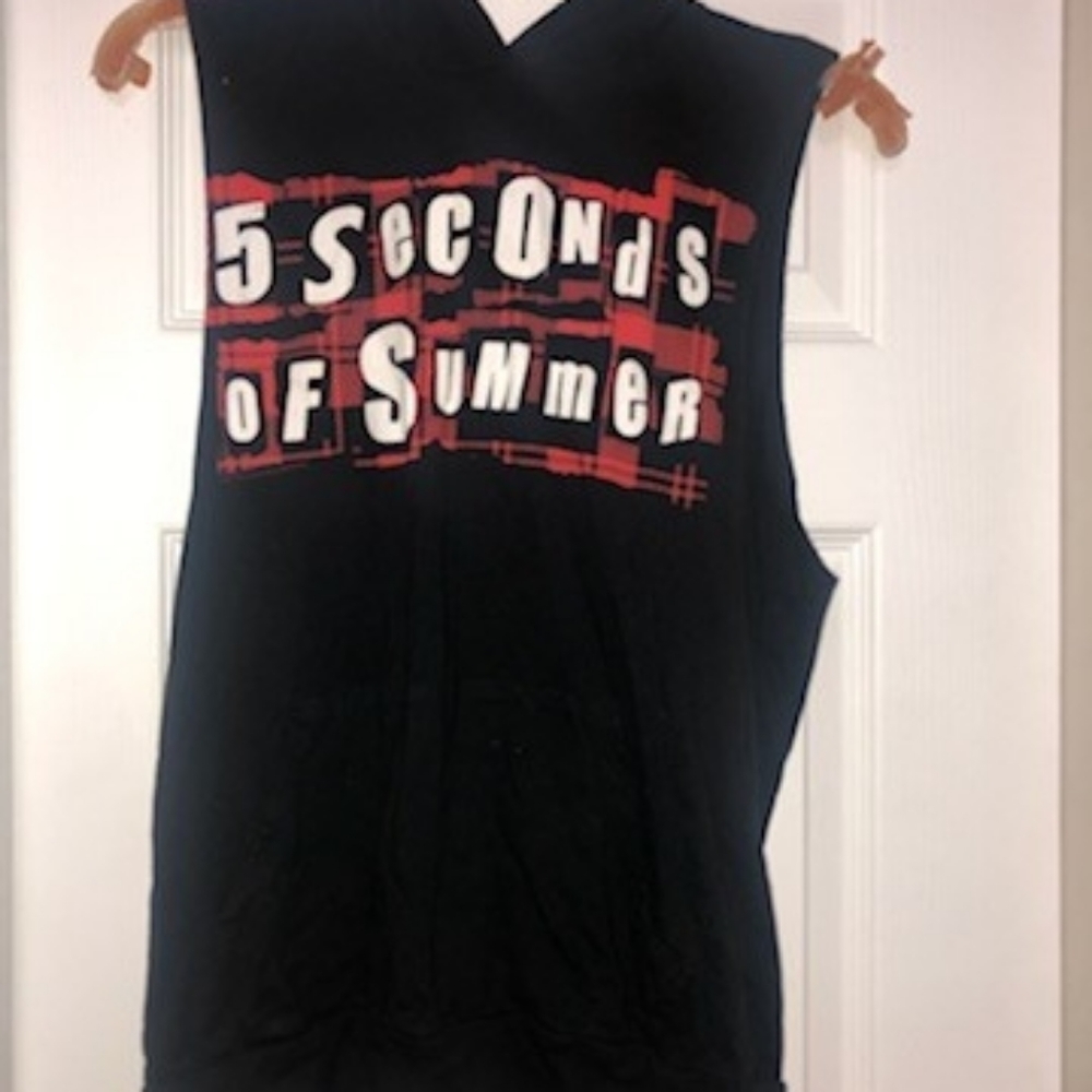 5 seconds of summer tank with hood